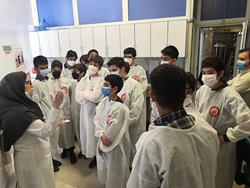 بازدید دانش آموزان مدرسه علامه حلی 5 از بانک خون بندناف رویان