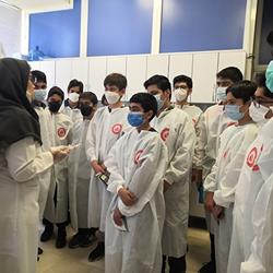 بازدید دانش آموزان مدرسه علامه حلی 5 از بانک خون بندناف رویان
