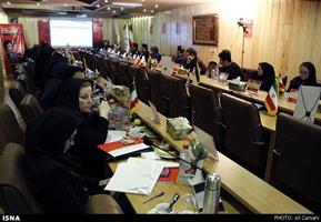 نشست سالانه مدیران و رابطین دفاتر نمایندگی در استان فارس برگزار شد