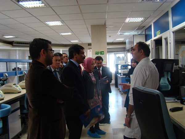 بازدید یک هیئت علمی اندونزیایی...