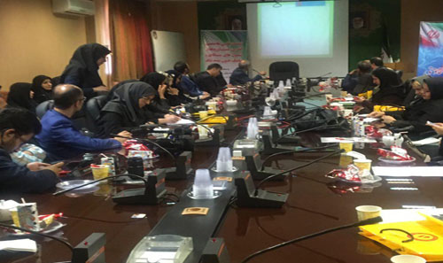 نشست هم اندیشی مدیرعامل بانک خ...