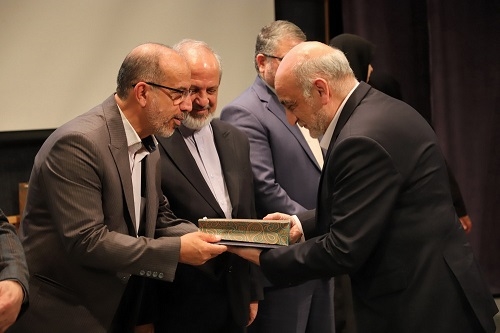 مراسم تقدیر از فرهیختگان و نخب...